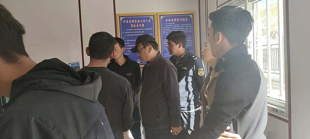 10月21日城管局、環(huán)保局及住建局局長蒞臨我廠謝通門污水處理廠檢查運(yùn)行情況及了解整改階段。