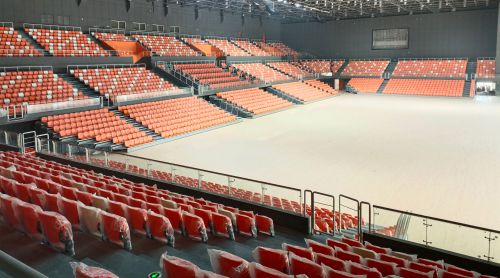 場館座椅的“骨骼”之謎：吹塑 vs 注塑，為何征途座椅選擇氣輔注塑？?